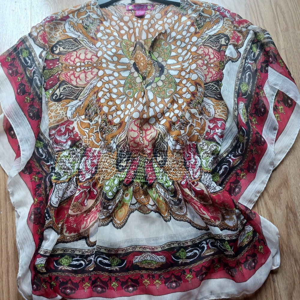 Sugar 17 ladies v-neck handkerchief top. Size S.